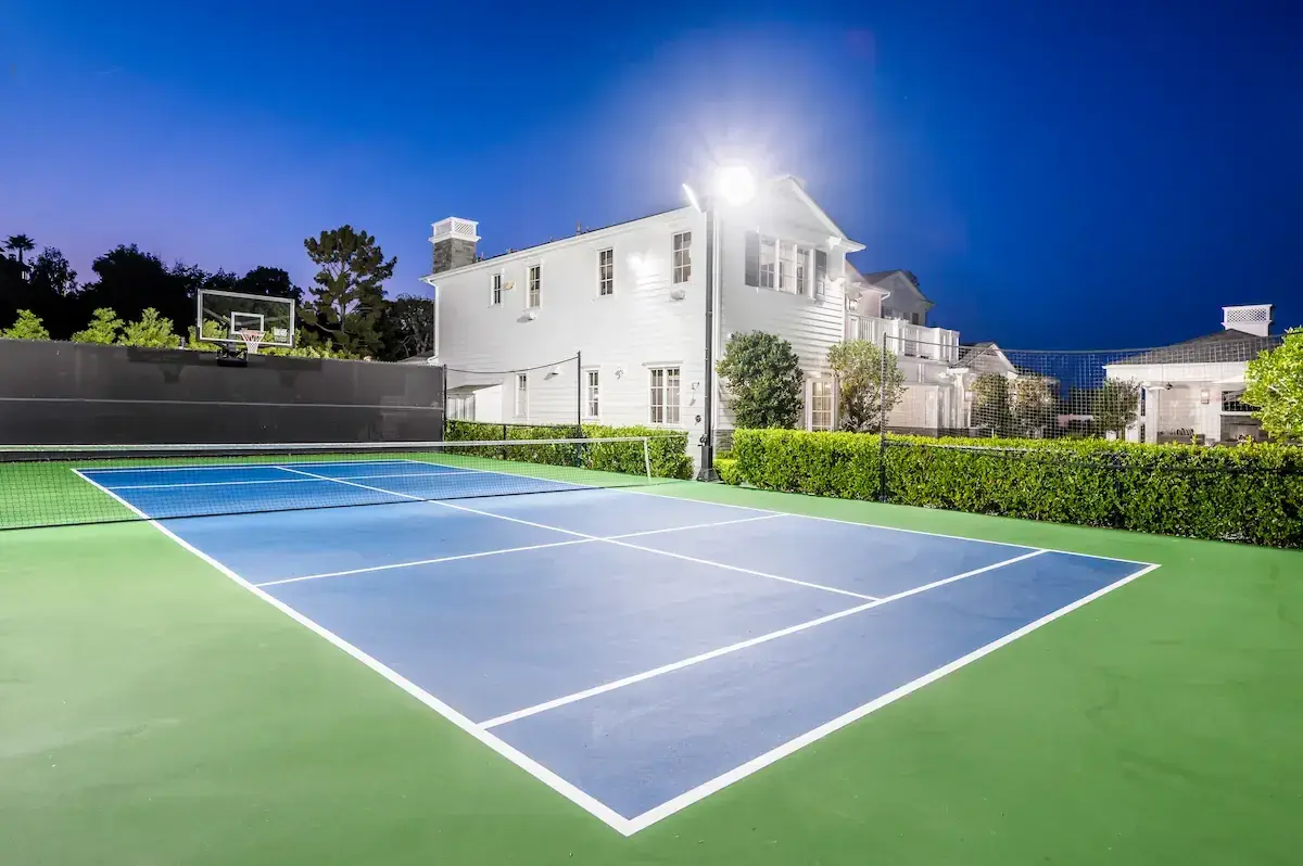 Comment faire un terrain de tennis chez soi ?  4 étapes + prix