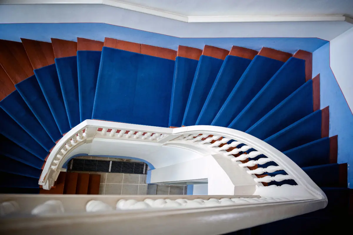 Déco cage d'escalier : 15 relooking moderne, vintage, intemporel