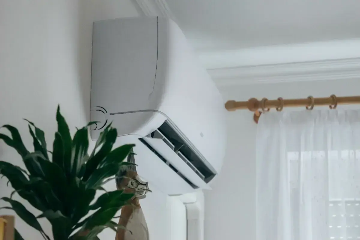 Climatiseur mural ❄️ : comment bien choisir et bien l’installer ?
