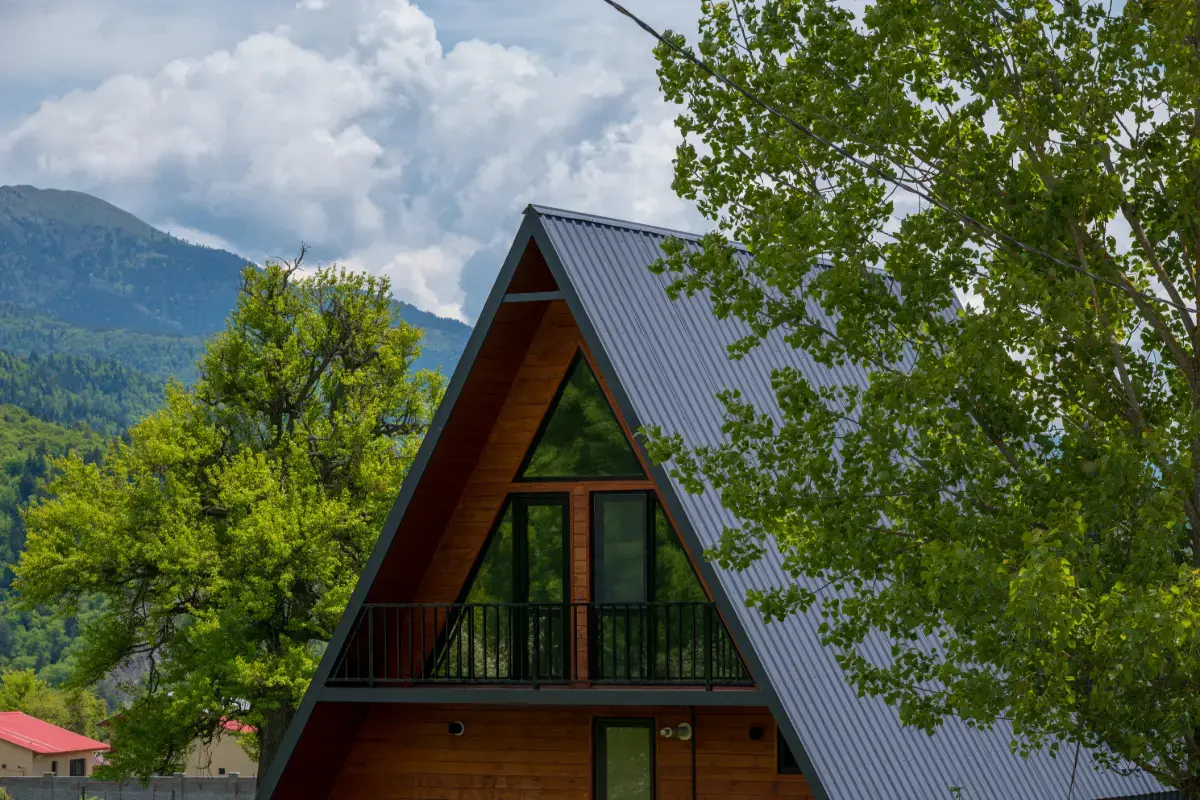 Maison en A : 6 projets pour différents modes de vie, prix & contraintes