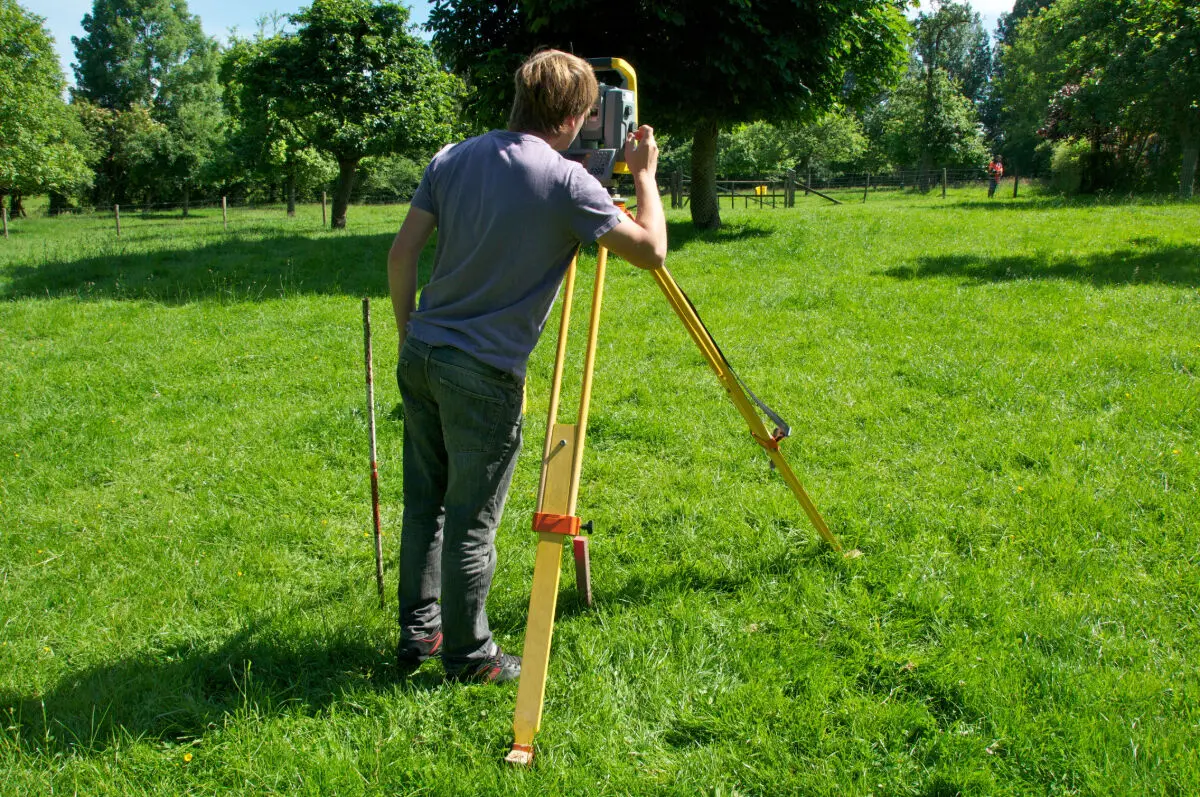 Borner son terrain : tout savoir pour délimiter sa propriété