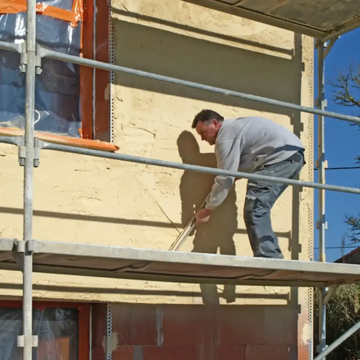 Prix au m2 d'un façadier : décryptage des tarifs pour vos travaux