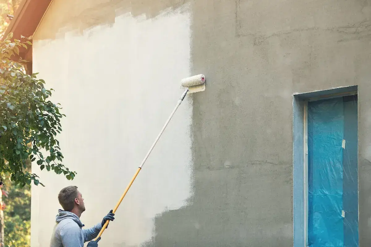 Quelle peinture de façade choisir ? Comparatif & prix