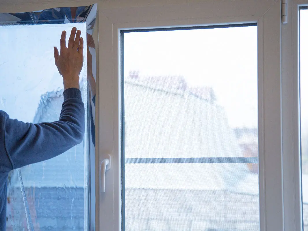 Film thermique pour fenêtre : un isolant efficace et pas cher