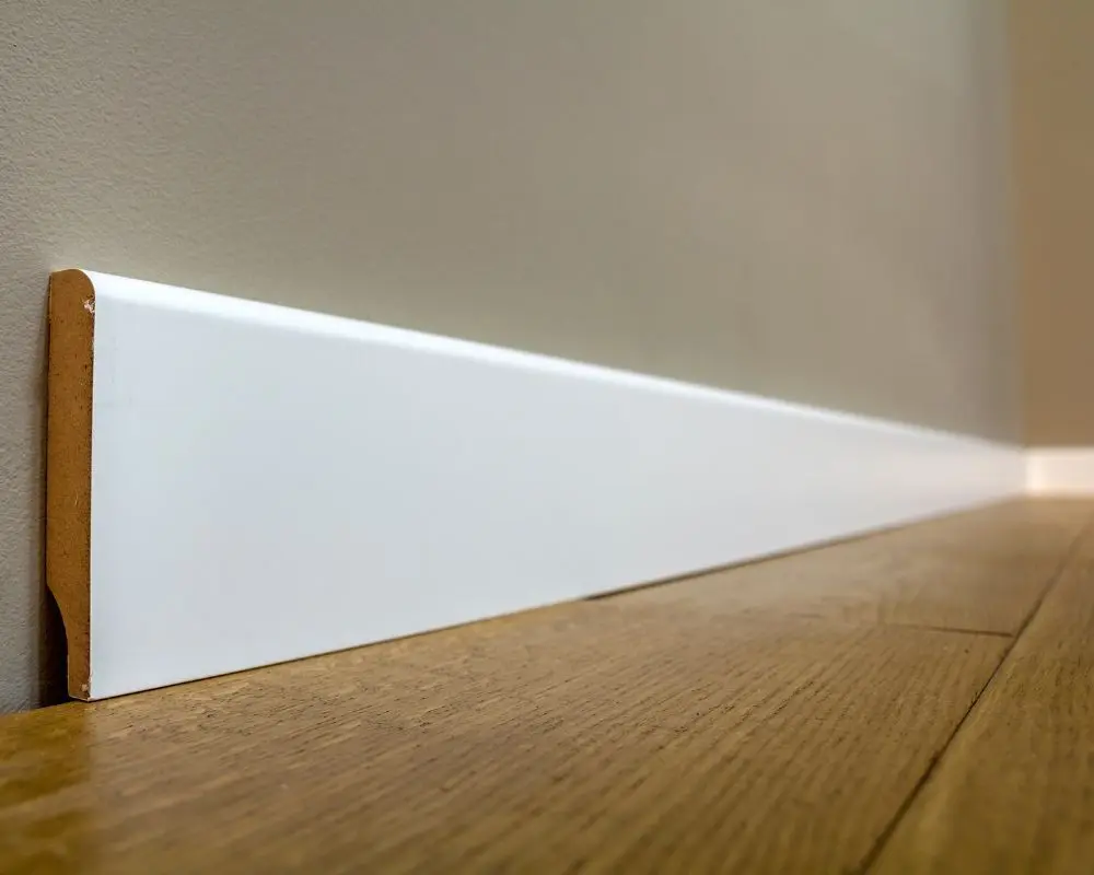 Les 4 problèmes de plinthes les plus fréquents & leurs solutions