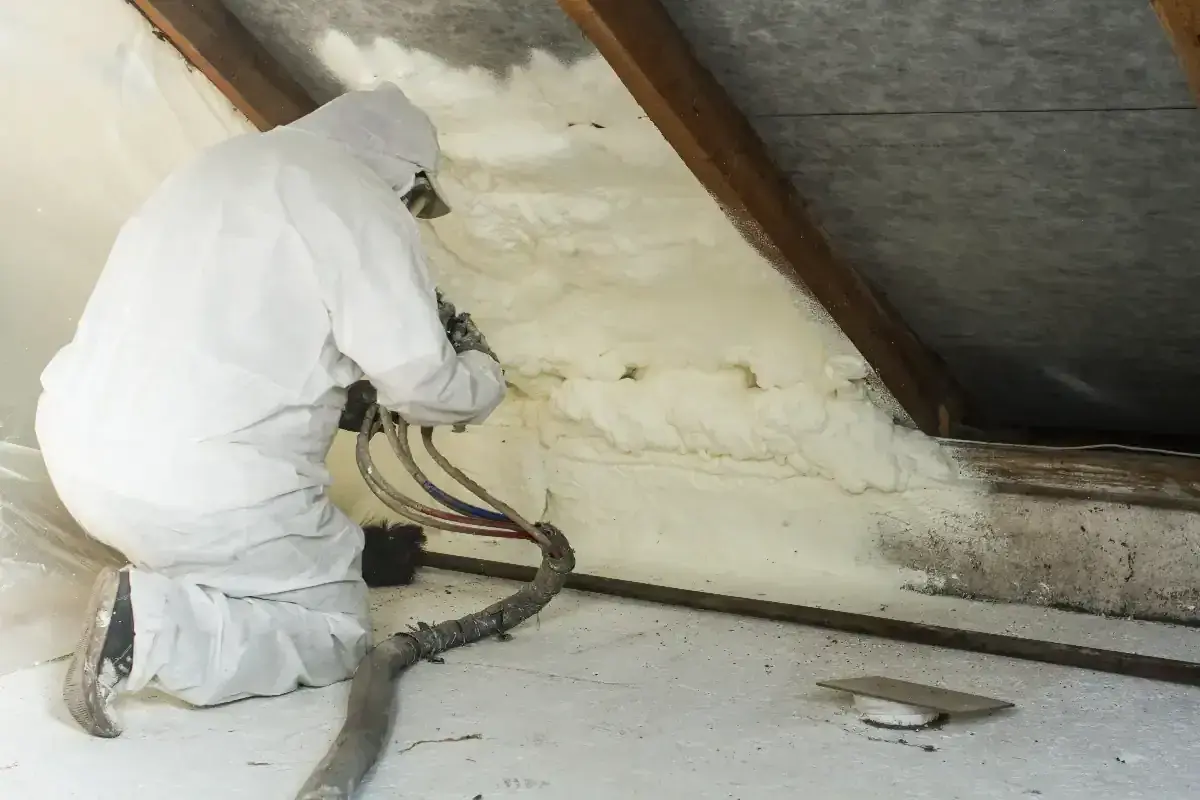 Isolation mousse polyuréthane : tout savoir sur cet isolant performant