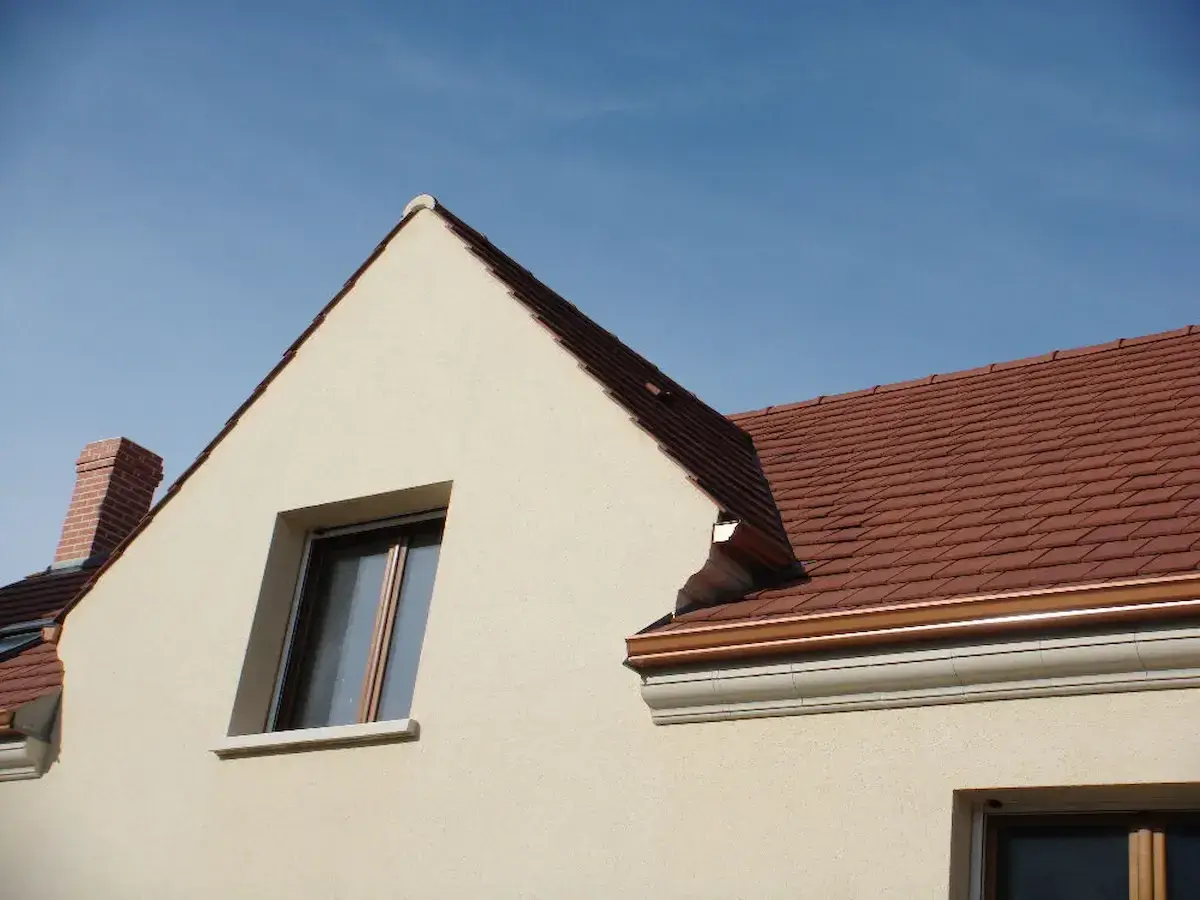 Quel prix pour une peinture de façade de maison de 100m² ? Tarifs précis et exemple de devis