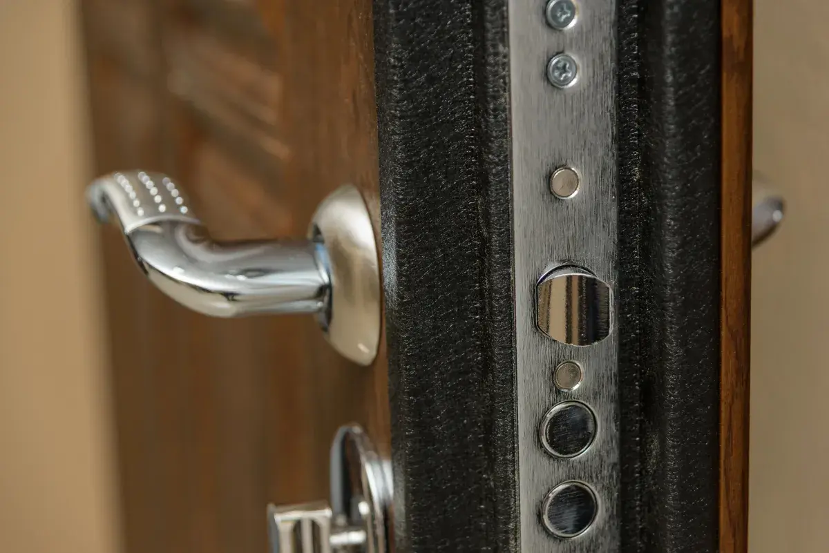 Prix porte blindée : combien coûte vraiment une porte sécurisée ?