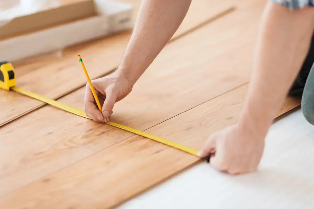 Prix de pose d'un parquet : tous les tarifs 2026 + types de pose