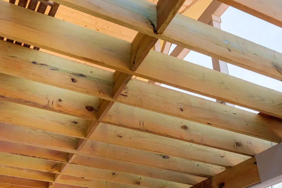 Prix d'un solivage de parquet au m2 : les vrais tarifs pratiqués 💰