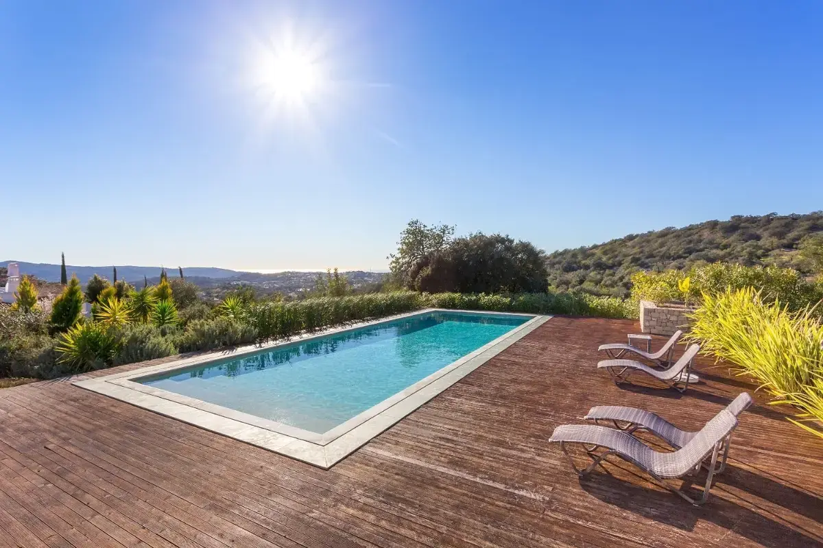 Piscine à fond mobile : quel prix pour quels avantages ?