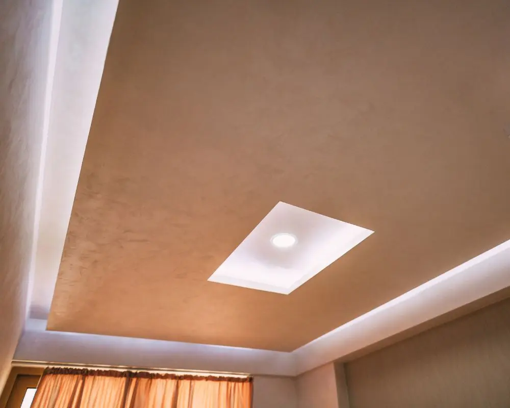 Prix du plafond tendu : combien coûte vraiment ce type de faux plafond ?