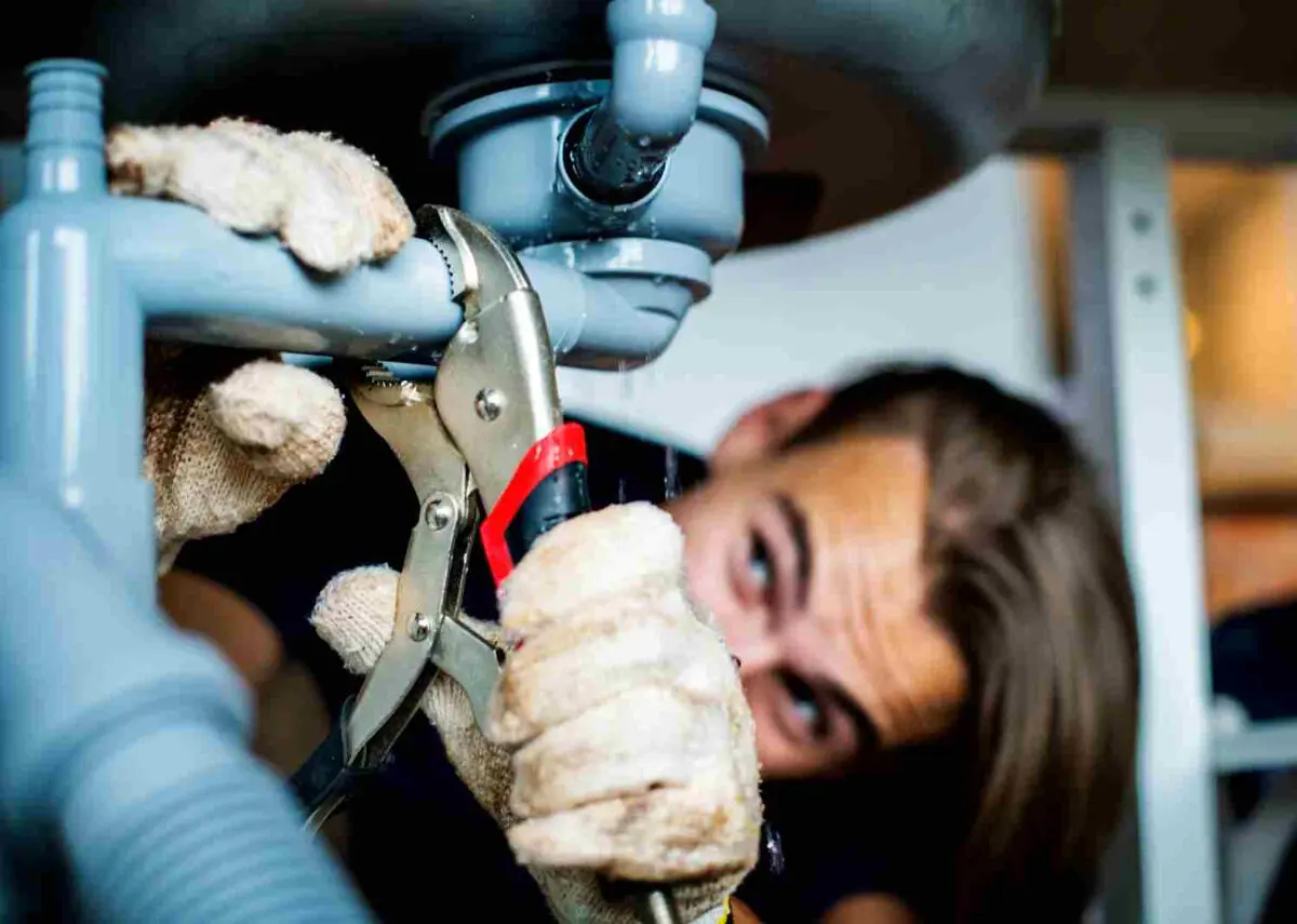 Curage de canalisations : les avantages sur le long terme pour vos conduits