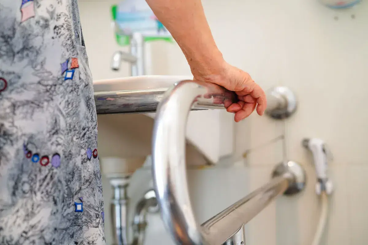 Crédit d'impôt senior : financez vos travaux dans la salle de bains