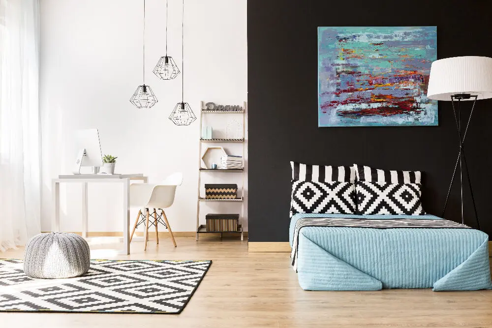 Agrandir une pièce : quelle couleur choisir et quel mur peindre ?