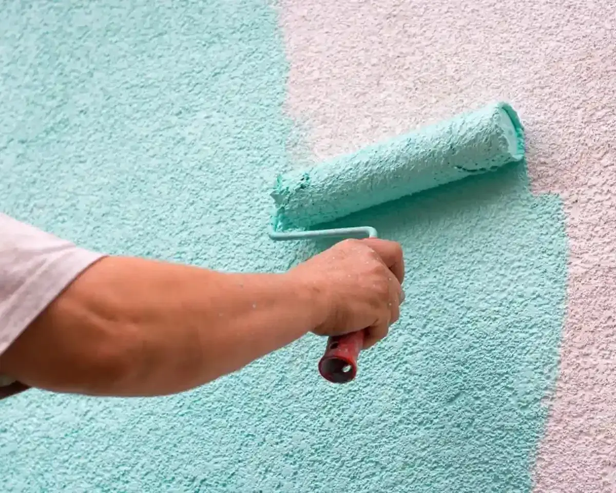 Peinture sur crépi : comment bien peindre en 3 étapes simples ?