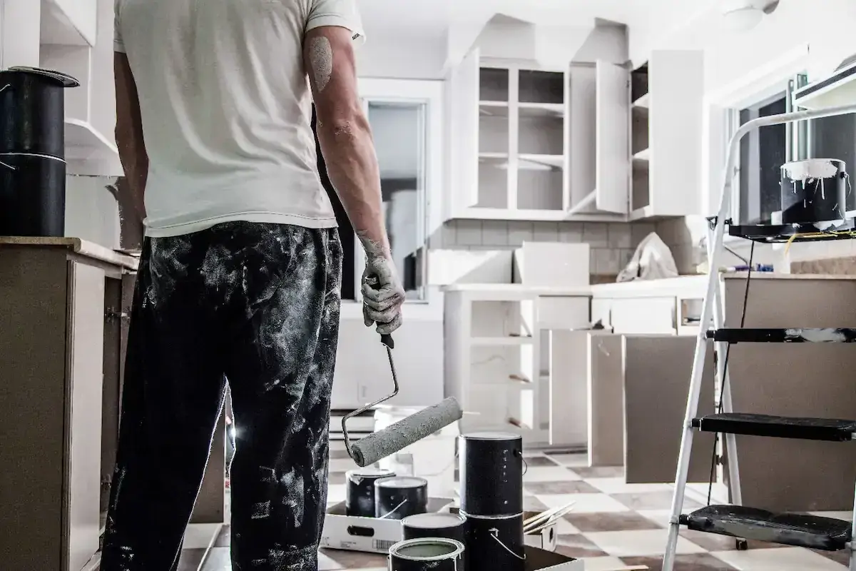 Prix de la peinture d'une cuisine 🎨 : le guide complet pour bien estimer le coût de vos travaux