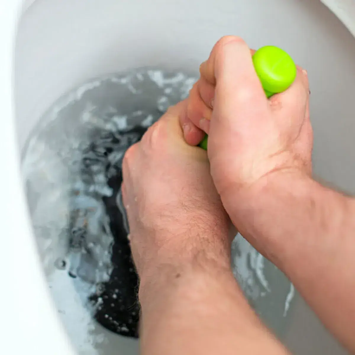 Toilettes bouchées, que faire ? 8 actions efficaces pour en venir à bout
