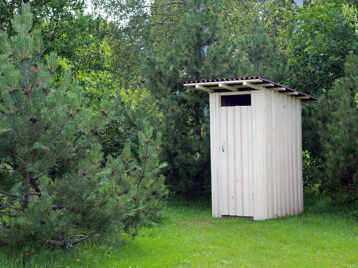 Toilettes sèches de jardin : installation, prix et réglementation