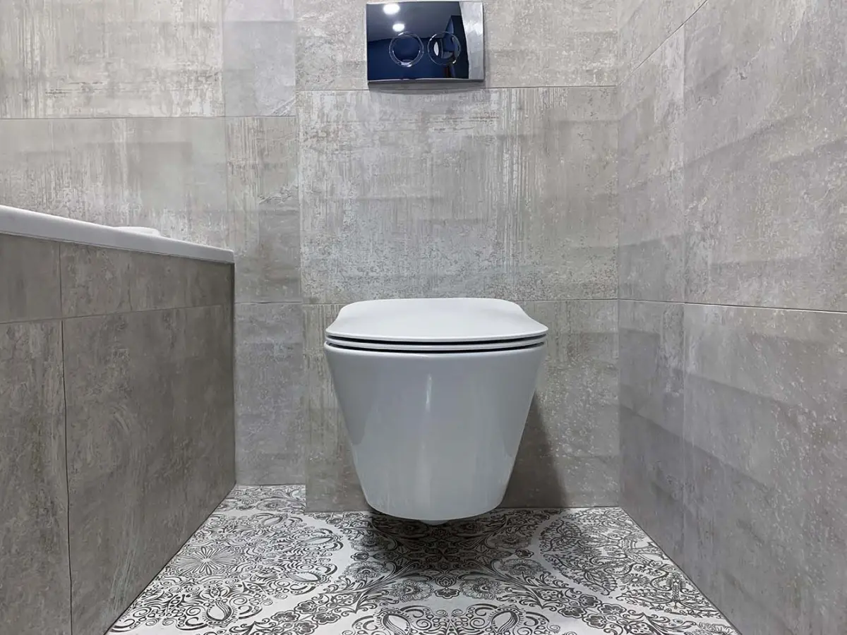 WC suspendu qui bouge : est-ce une malfaçon ? Que faire ?