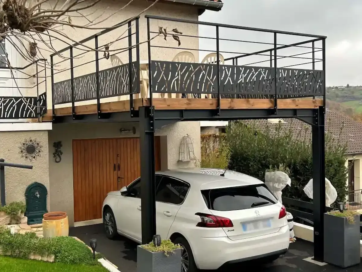 Terrasse sur pilotis : avantages, prix & étapes de construction