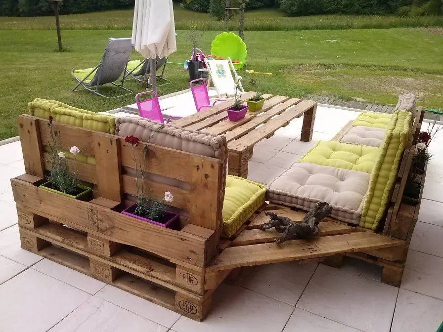 Salon de jardin en palettes : 10 idées déco à copier