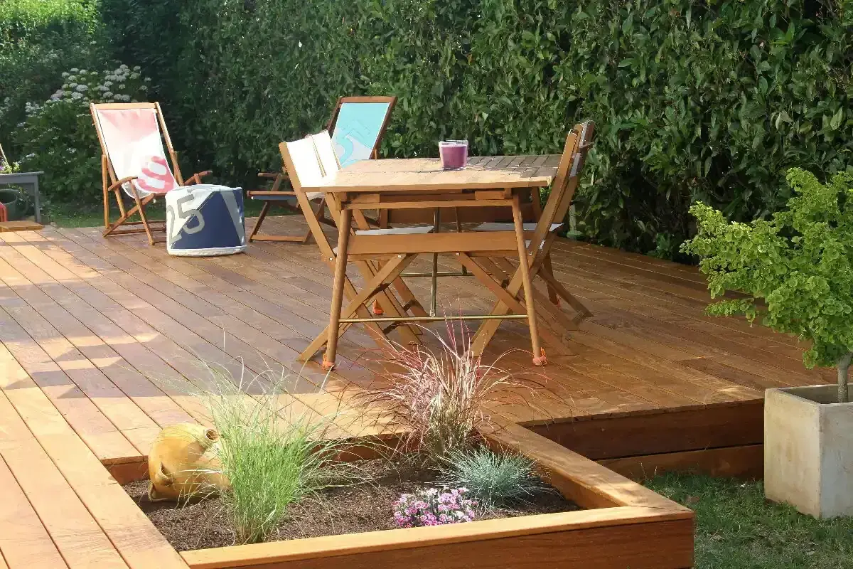 Prix terrasse bois : tous les coûts détaillés pour votre projet
