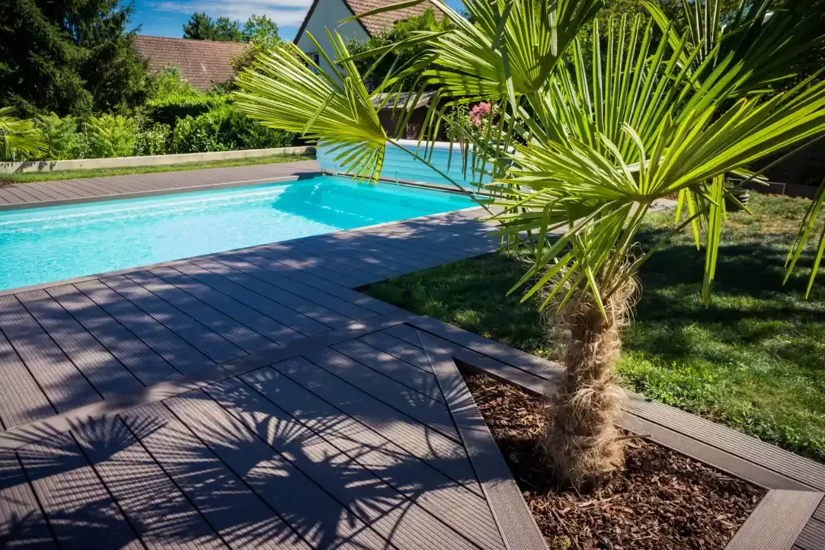Terrasse en composite : prix au m2, pose, avantages et entretien