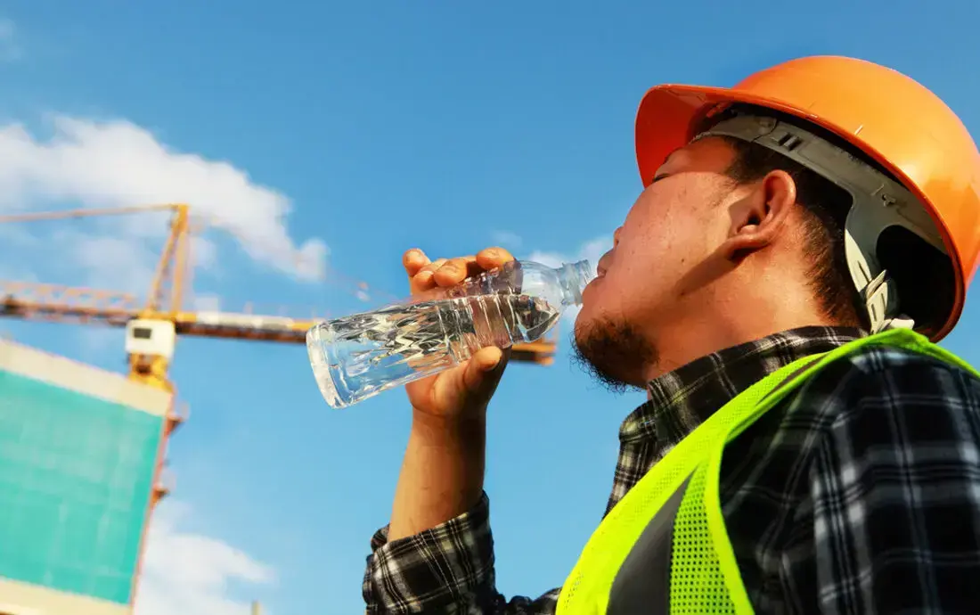Canicule chantier bâtiment : comment exercer son droit de retrait ?