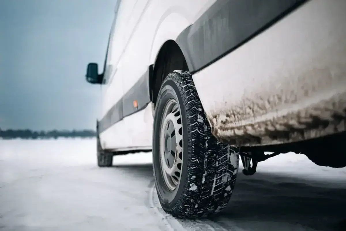 Pneus neige & loi Montagne : faut-il équiper les véhicules d'entreprise ?