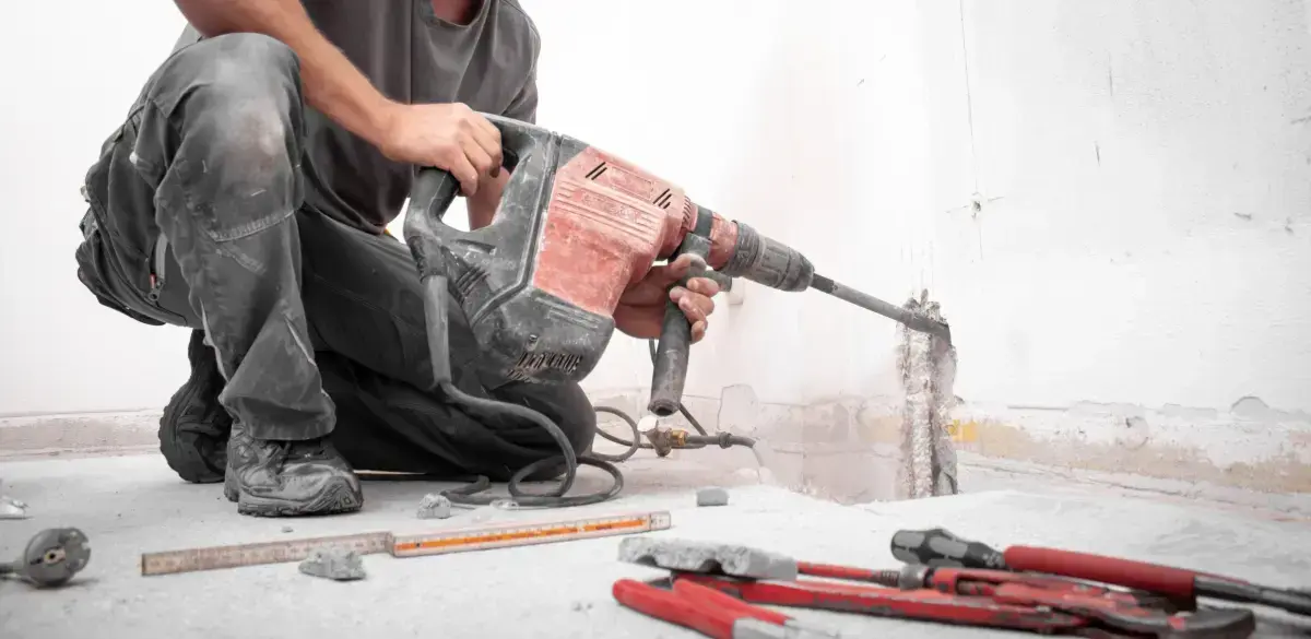 Troubles anormaux de voisinage et dégâts : quelle responsabilité pour l'artisan sur un chantier ?